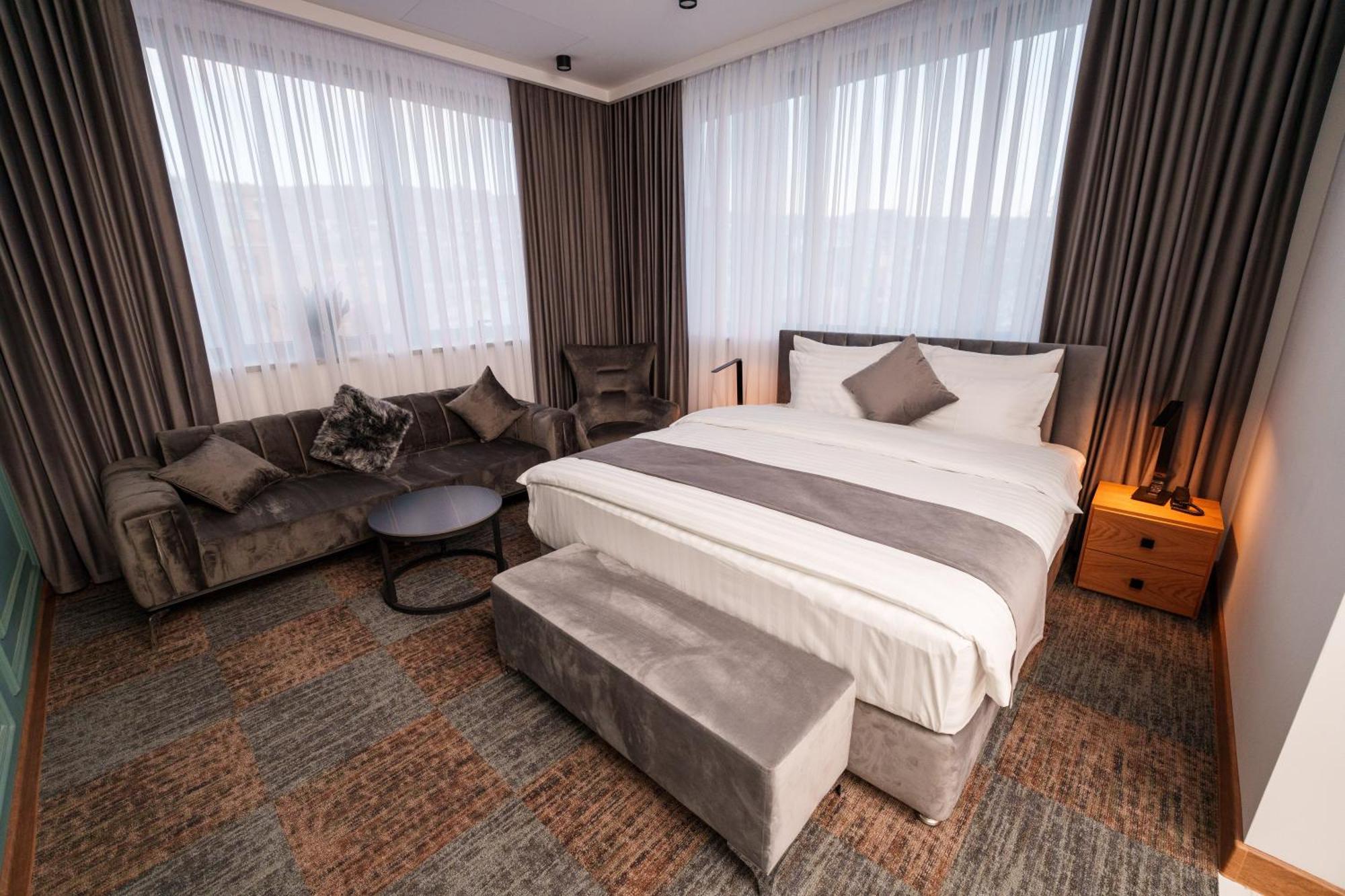 Revive Boutique Hotel Ереван Екстериор снимка