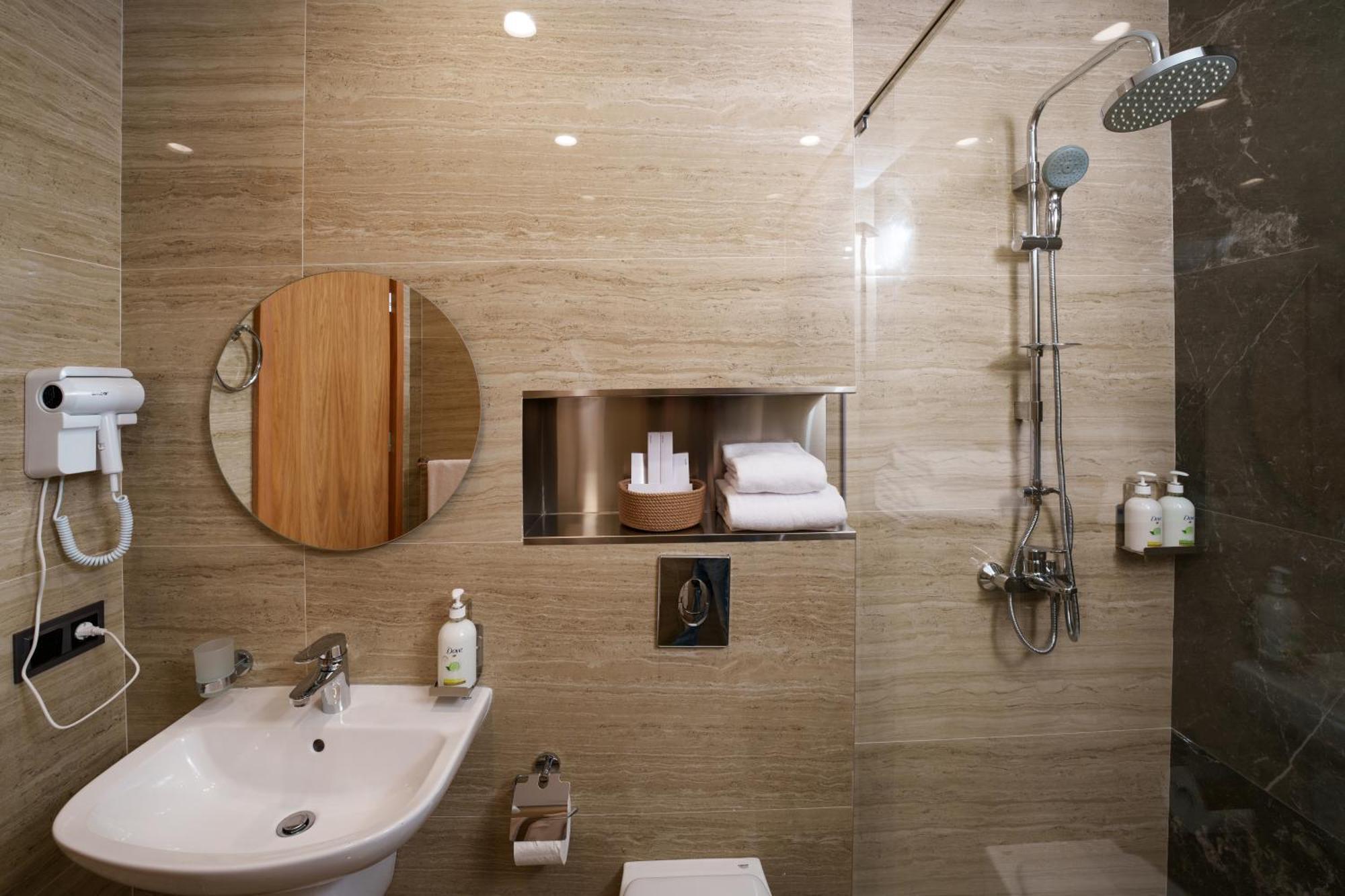 Revive Boutique Hotel Ереван Стая снимка